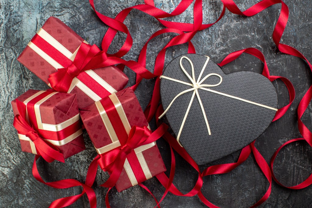 Valentine’s Gift Ideas: Romantic Picks for Every&nbsp;Budget